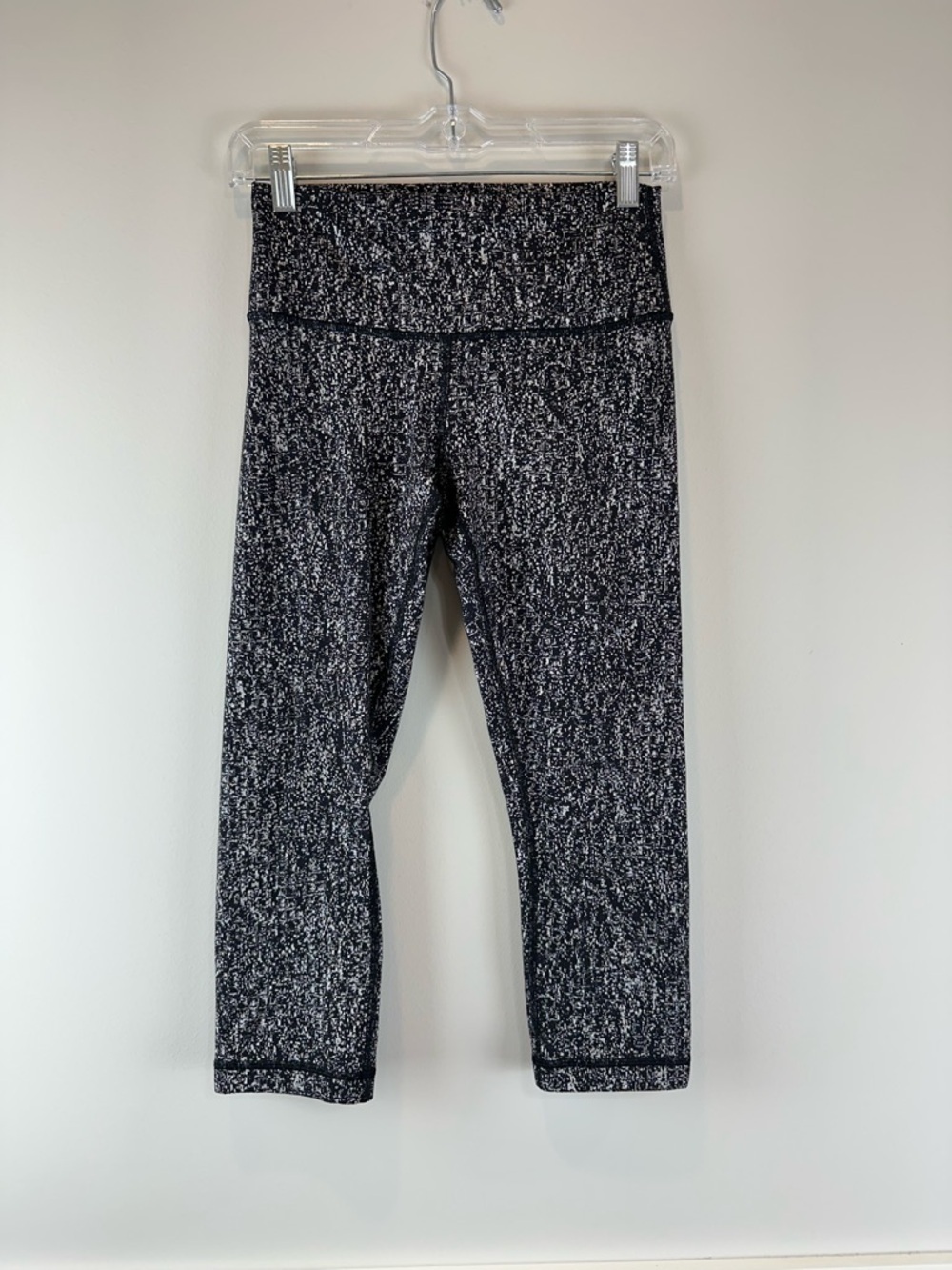 Lululemon Black White Luon Suited Jaquard Athletic Wunder Under Crop Leggings 6